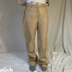 Baggy skinn byxor - Dm för mer information 