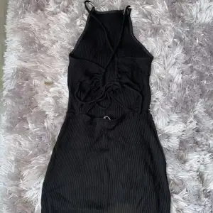 Skit snygg klänning, aldrig använd och har många andra svarta klänningar.