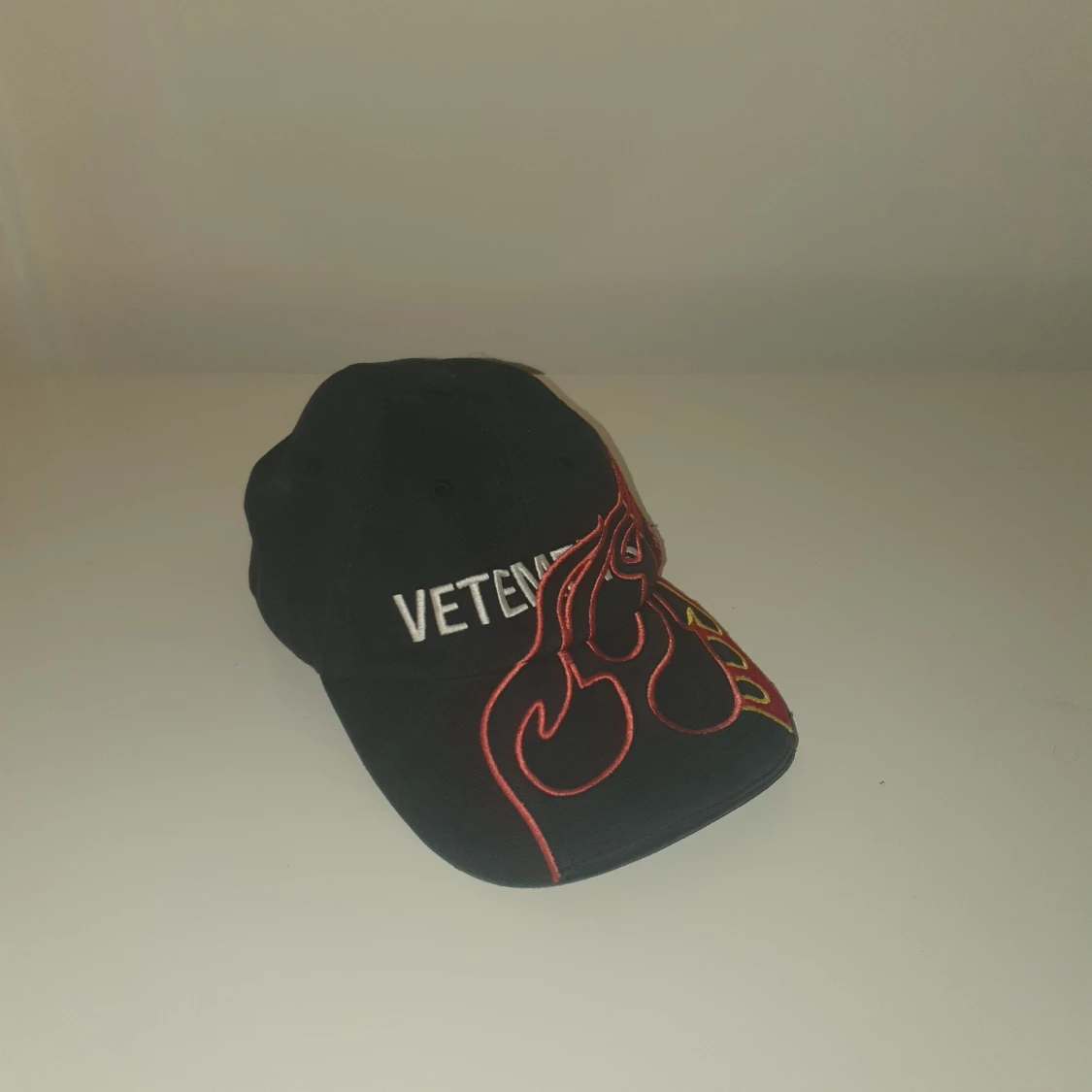 VETEMENTS X Reebok Kepa