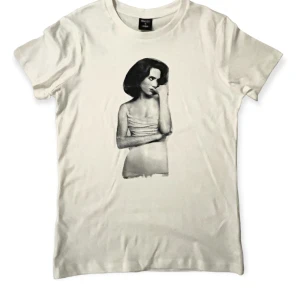 Topp - En oanvänd topp med tryck på winona Ryder 