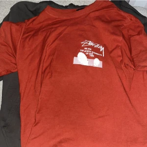 Stüssy tisha - Mycket bra skick