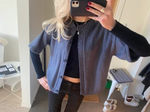 Kortärmad kofta  - Helt stört snygg kofta från asos med lite kortare ärmar ❤️❤️