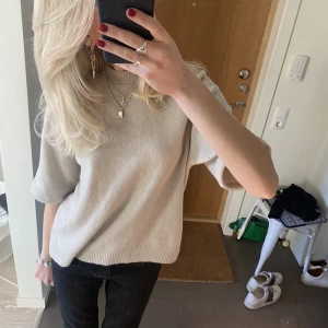 Stickad tshirt  - Så sjukt snygg stickad t-shirt från carin wester❤️