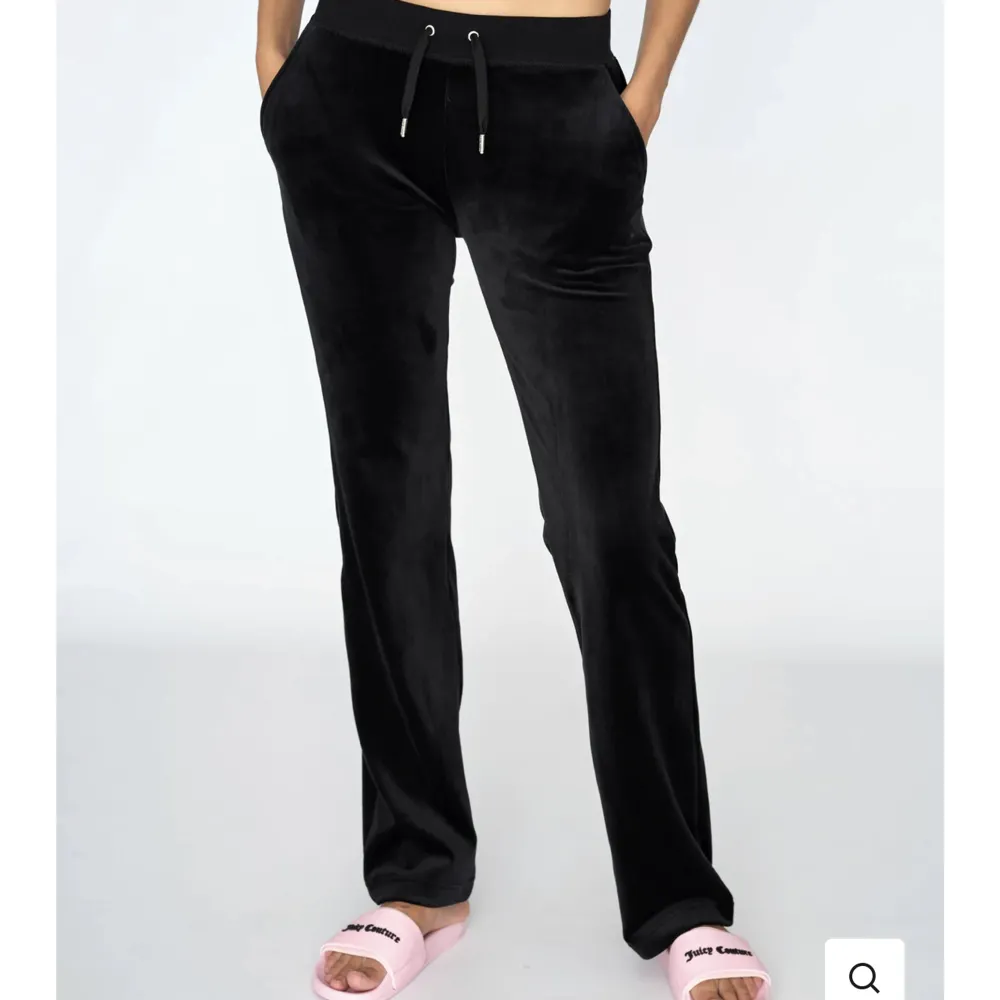 Juicy byxor i strl xs , nyskick, säljer så det ej är min stil. Jeans & Byxor.