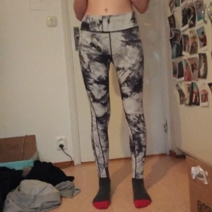 Marmor tränings tights  - Storlek  S 