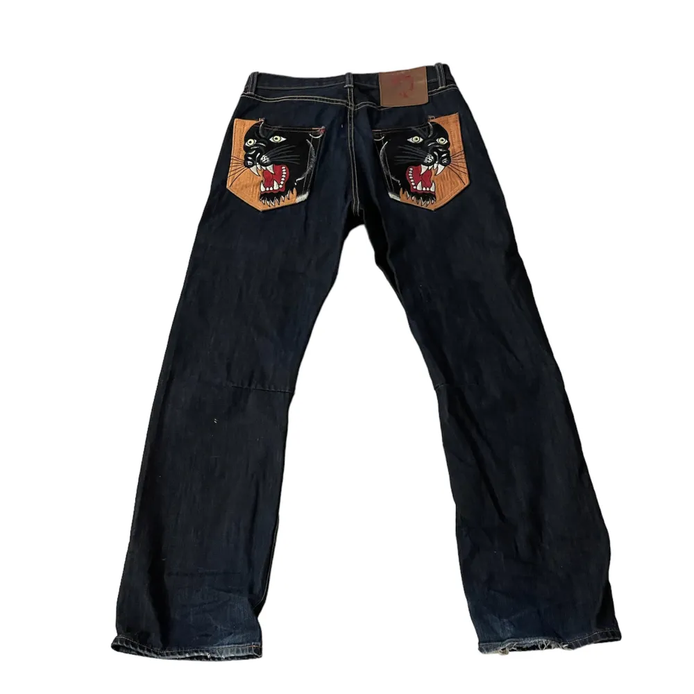 Dom fetaste jeansen på Plick just nu. Sköna och bra passform, skriv vid intresse!. Jeans & Byxor.