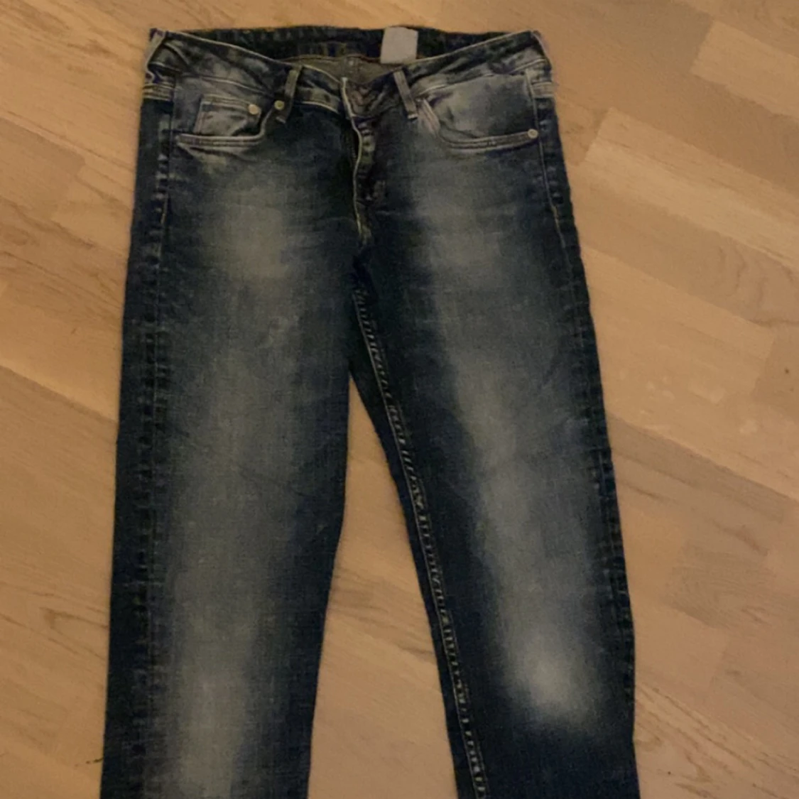 lågmidjade jeans