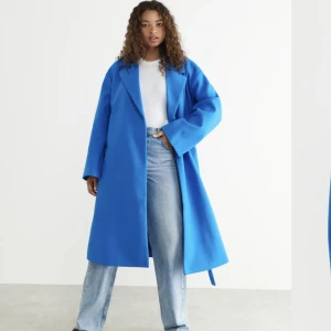 Blå kappa - Blå jättefin kappa ifrån Gina tricot superfint skick 