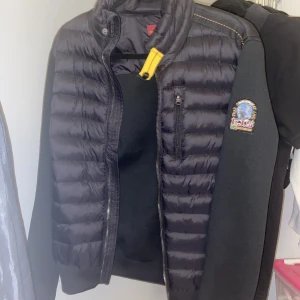 Parajumper hybrid jacka - Helt ny och oanvänd parajumper🤍