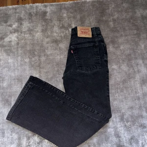 Levis jeans  - Jättefina svarta levis jeans.
