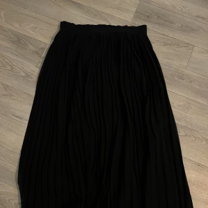 Kjol - Kjol från NA-KD, aldrig använd