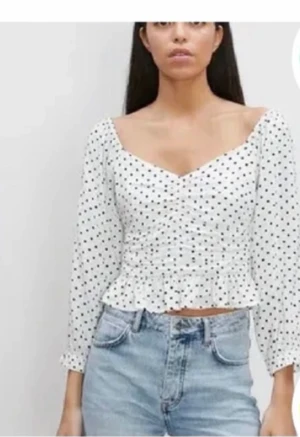 Topp - Säljer denna super söta toppen från bikbok i storlek xs💖💝