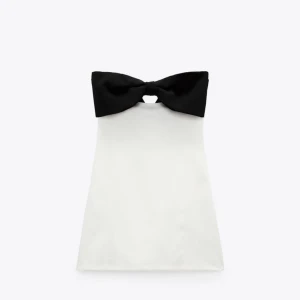 Zara rosett klänning  - SÖKER DEN HÄR KLÄNNINGEN!!! SKRIV IFALL NI HAR STORLEK XS-M