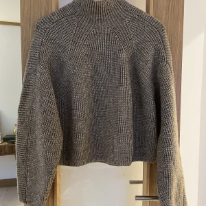 Stickad tröja H&M - Fin stickad tröja från H&M i stl S