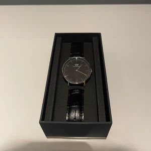 Daniel Wellington klocka - Fin klocka som är helt ny och aldrig använd. 40 mm