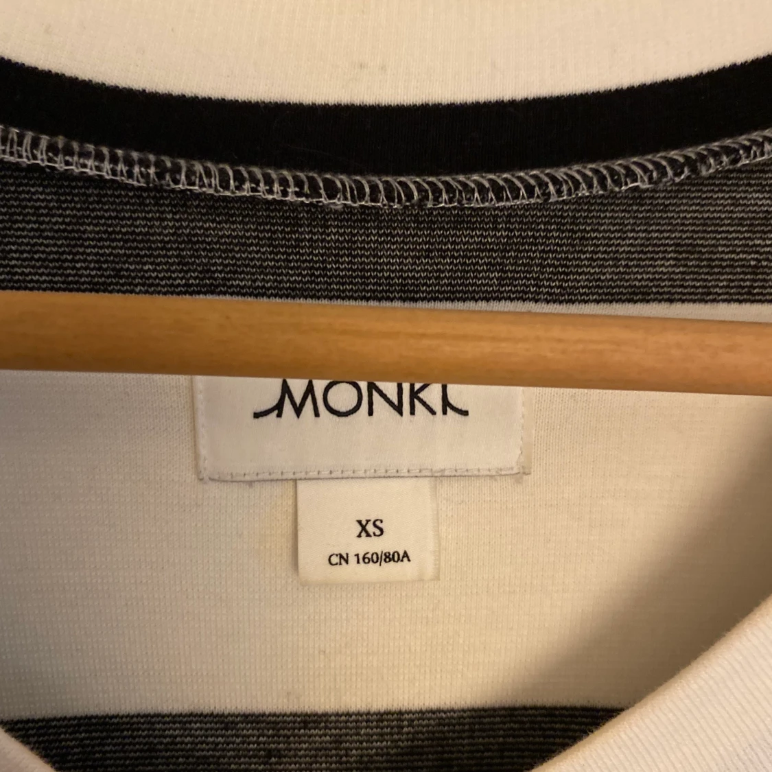 Randig trikåklänning XS - 90