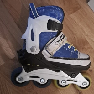 inlines - Nästan aldrig använda fōrrut; perfekta till hōsten och våren och väldigt bra fōr yngre nybōrjare. Justerbara.