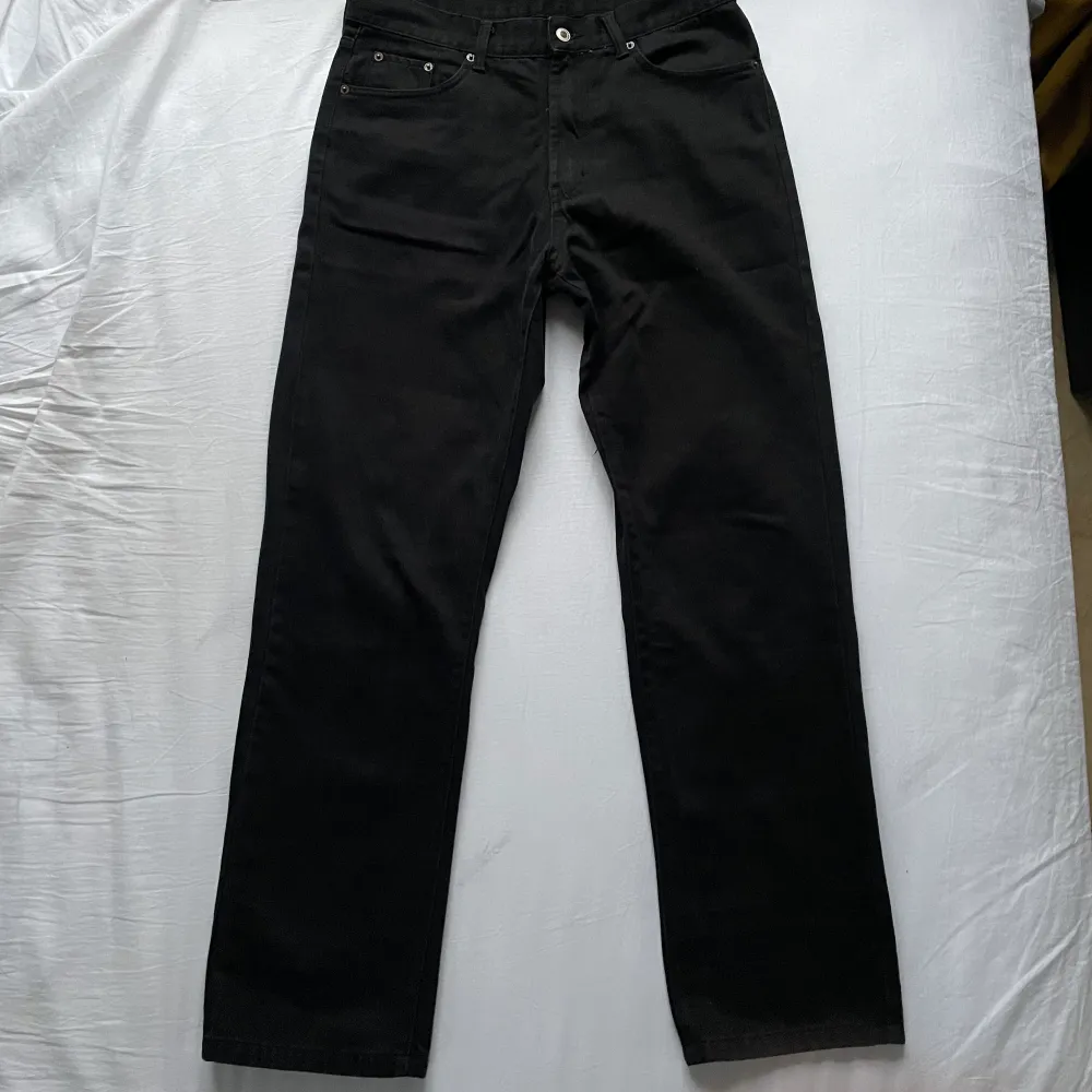 Svarta MC GORDON jeans i bra skick. Storlek W34 L32. Jeans & Byxor.
