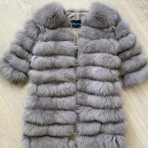 Pälsjacka storlek M - Nya pälsjacka 90cm, storlek M  Stockholm