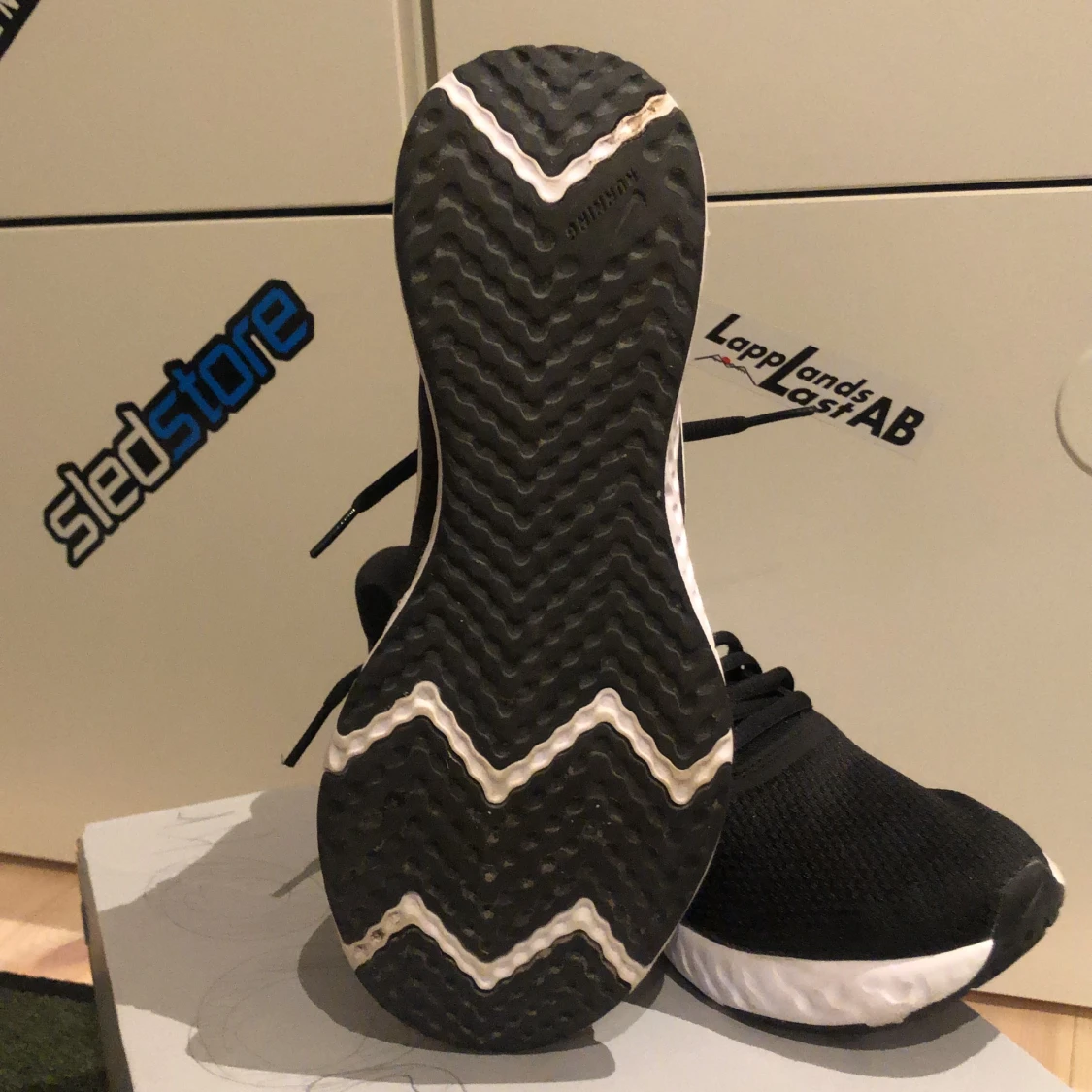 Ett par skor har aldrig andvends - 90