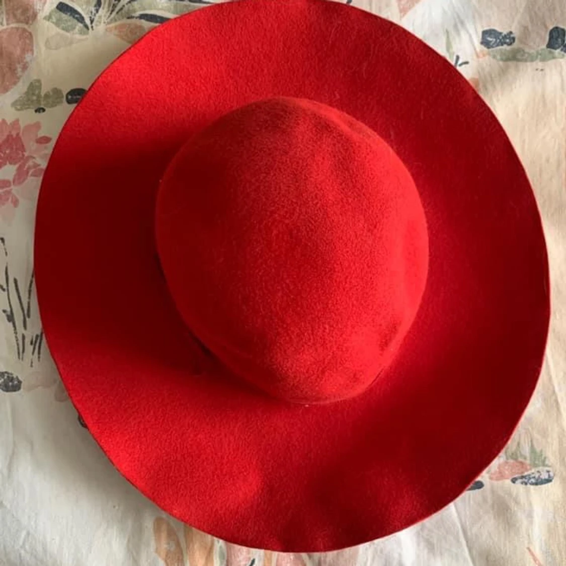 Röd Hatt 70-tal - 90