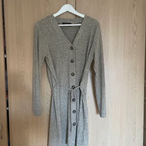 Klänning  - Klänning från Nelly. Använd fåtal gånger 