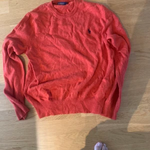 Märkeströjor - Har knappt använt dem, alla är i medel och kostar 50 kr var. Exklusive frakt 