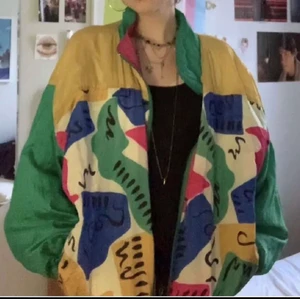 Höst jacka  - Köpt på Plick men jag inte kommit till använda ❤️och  tryck inte på köp nu!!!!!!