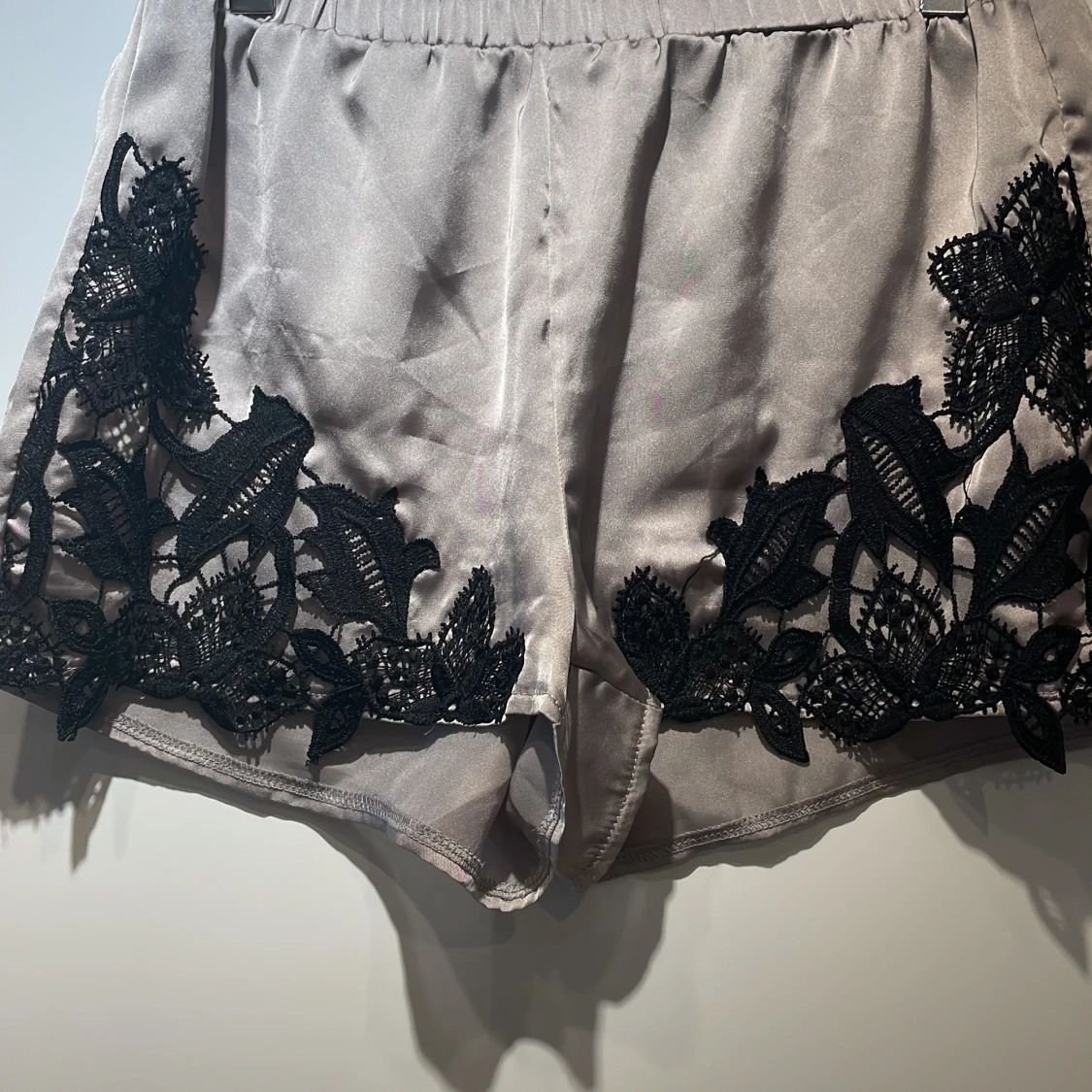 Vero moda sovset med spetsdetalj - 91