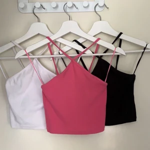 zara linne - säljer tre linnen från zara med korsade band i storlek s. Köp ett för 45kr+frakt eller alla tre för 110kr+frakt! väldigt lite använda så nästan ny skick! skriv vid frågor eller fler bilder!💕