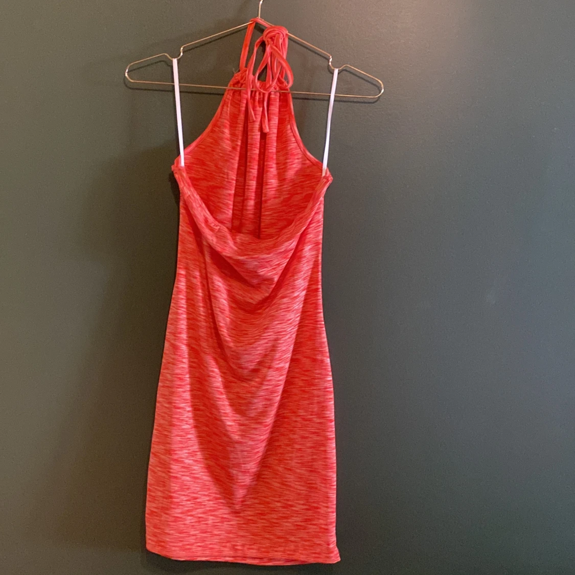 Halterneck-klänning - 91