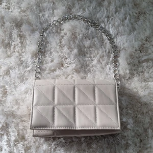 Axelväska - Bra skick och finnas användning för den