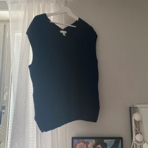 Stickad väst från hm💋 - Knappt använd 