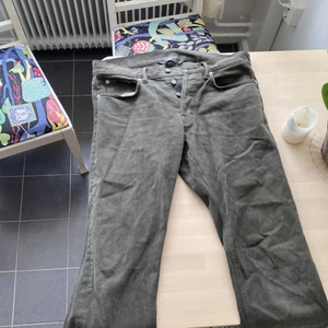 Our Legacy Jeans - I princip som nya, växte ur dem snabbt.
