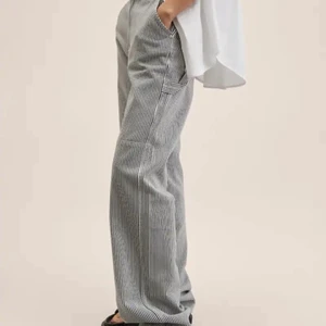 Cargobyxor - Helt nya cargobyxor från mango som är helt slutsålda💞