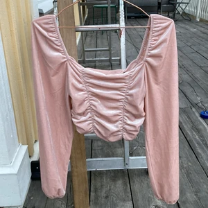Rosa topp - Supersöt tröja från hm i storlek S, lång i ärmarna. Aldrig använd😊