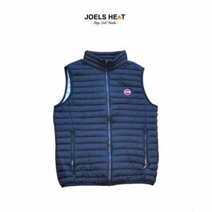 Colmar vest - Colmar Vest   • Skick: 9 / 10  • Storlek: 16y, passar 172  • Bin: 1200kr, ny pris 2000kr  Lägg ett seriöst bud, annars buda inte⚡️ frågor och bilder kan fås i dm📥