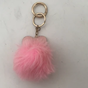 Gullig nyckelring  - Perfekt som present! Köpt från Gina tricot. Säljs för att den inte kommer till användning. Så fin verkligen 😍
