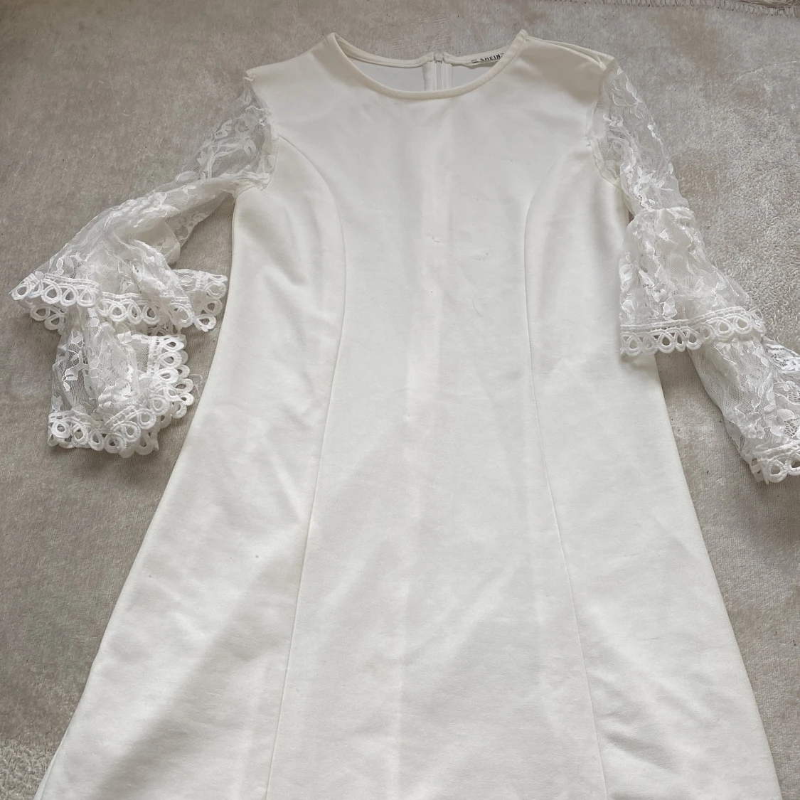 En fin vitt klänning 