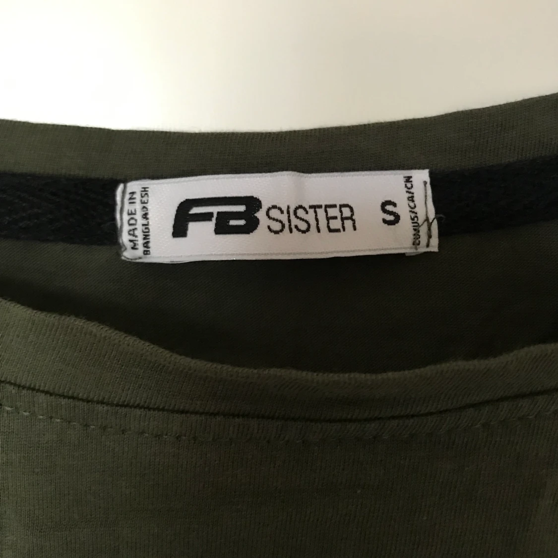 New Yorker FB Sister grön T-shirt stl S - 91