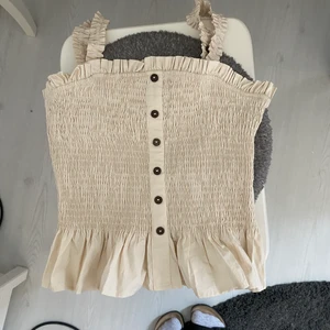 Topp nakd - Så sött topp från nakd, inga defekter alls💕går även att vika in banden o ha som croptop 