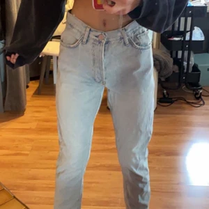 ljusblå jeans - jeans i storlek s från never deniv 