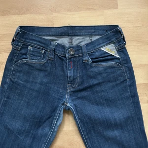 jeans - jeans köpta secondhand men aldrig använt dom.  70kr + frakt 