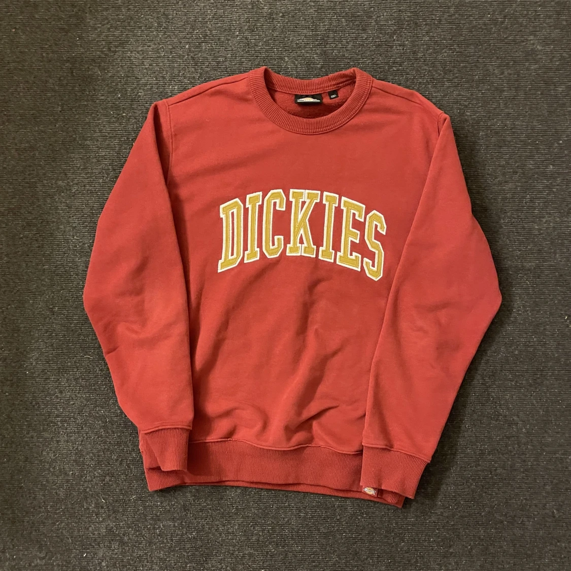 Röd Dickies sweatshirt