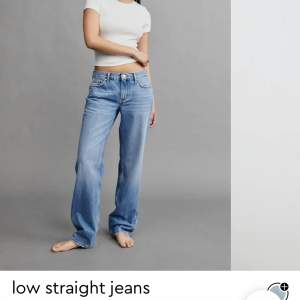 Lågmidjade jeans från ginatricot. Köpta för någon månad sen, så väldigt bra skick. Säljer då de är för stora på mig. Köpta för 500kr