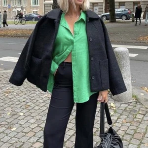 Kappa/jacka från monki - Jätte fin jacka från monki! Använd Max 2 gånger❤️‍🔥den har inga slitningar och är som ny