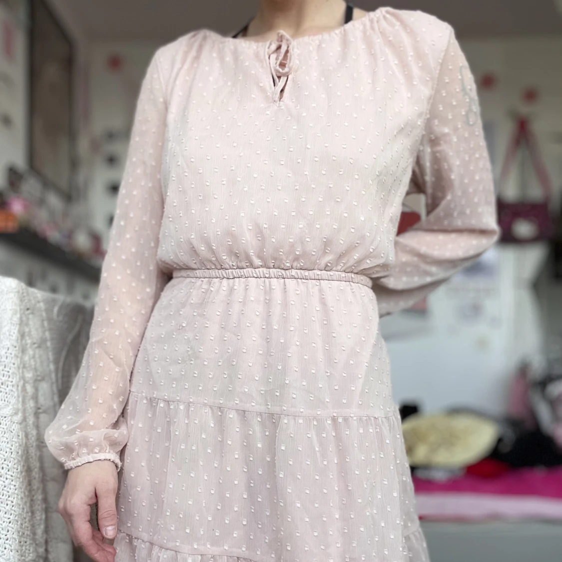 Chiffongklänning i puderrosa  - 91