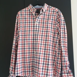 Bondelid skjorta  - Rutig skjorta från Bondelid, tailored fit, stl L 