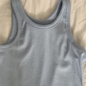 Blått linne  - Blått linne som är skönt och passar till allt  Inte använt nån gång 