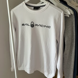 Sail racing  - Nyskick Sail racing tröja, storlek 170, nypris 600kr